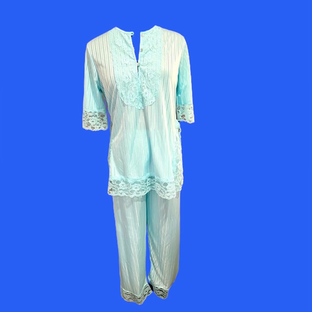 ⭐️ Vintage Scentimental Nights Light Blue Lace Chemise‎ Lounge Set Est Size L.